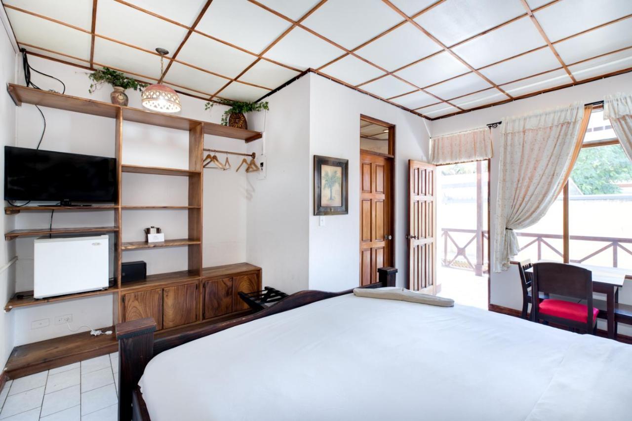 Hotel Poseidon Jacó Extérieur photo